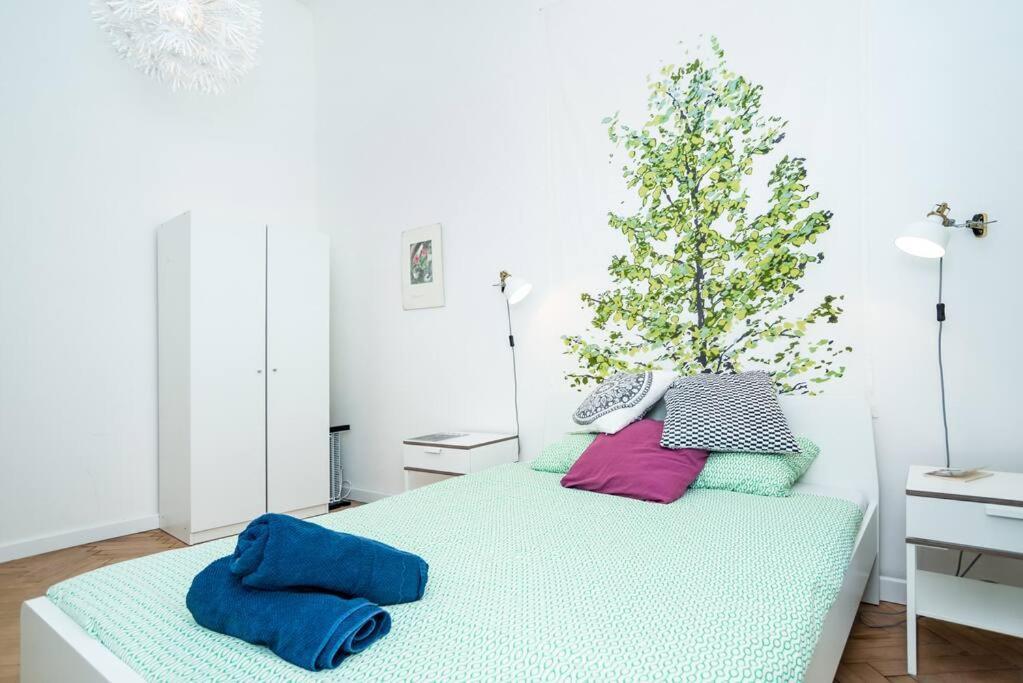 Bright, Spacious Apartment In The Historic Centre Prága Kültér fotó